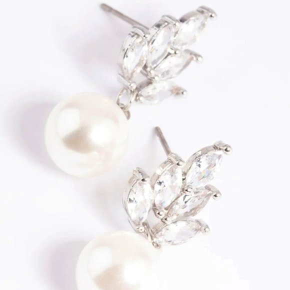 LOVISA Glamorous Silver Leaf Clear Cubic Zirconia/Pearl Drop Earrings**NEW! - Picture 4 of 5